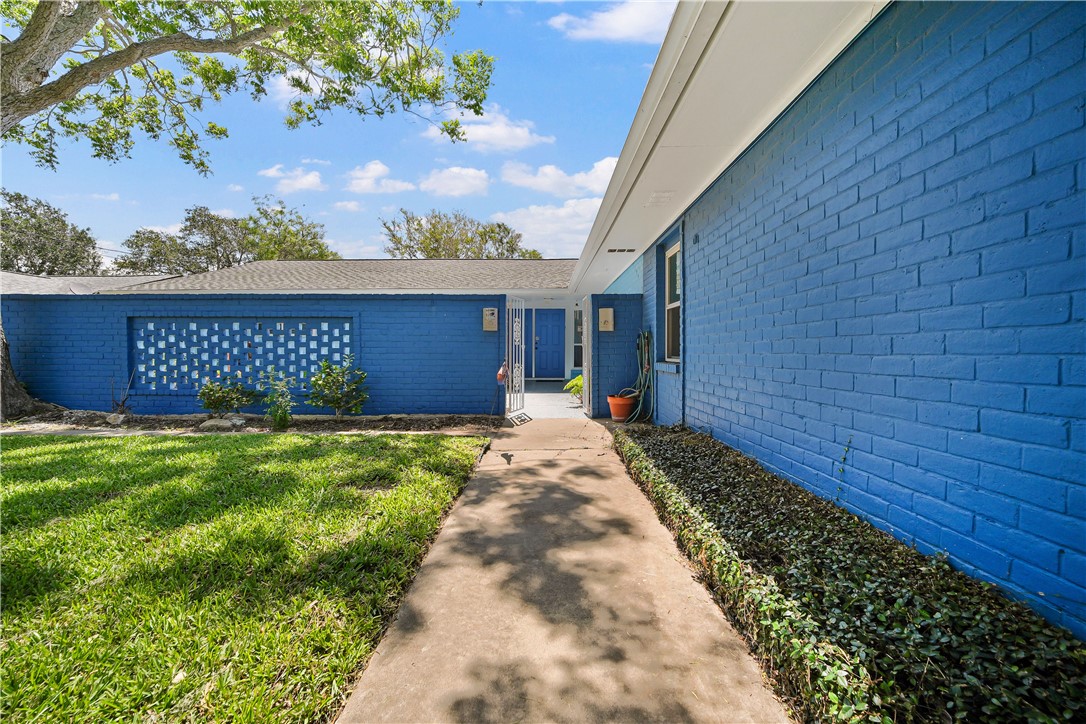3331 Bali Dr Property Photo 3