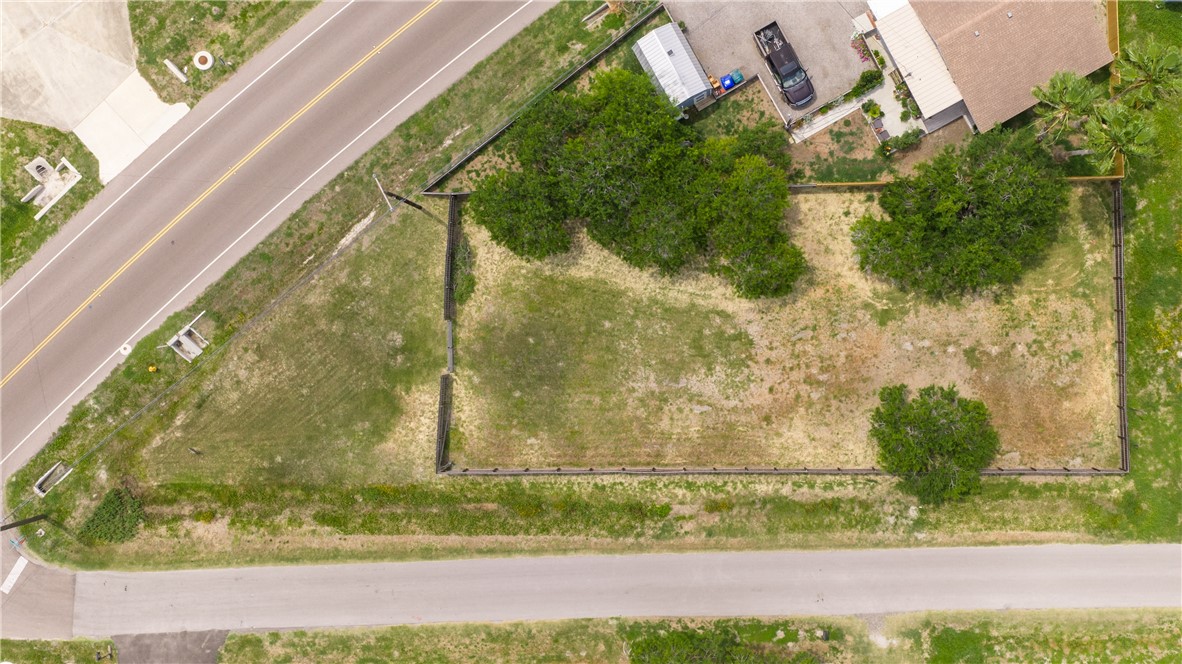 4122 & 4126 Summit Dr Property Photo 2