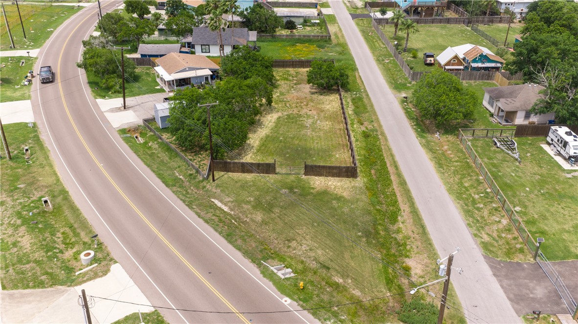4122 & 4126 Summit Dr Property Photo 8