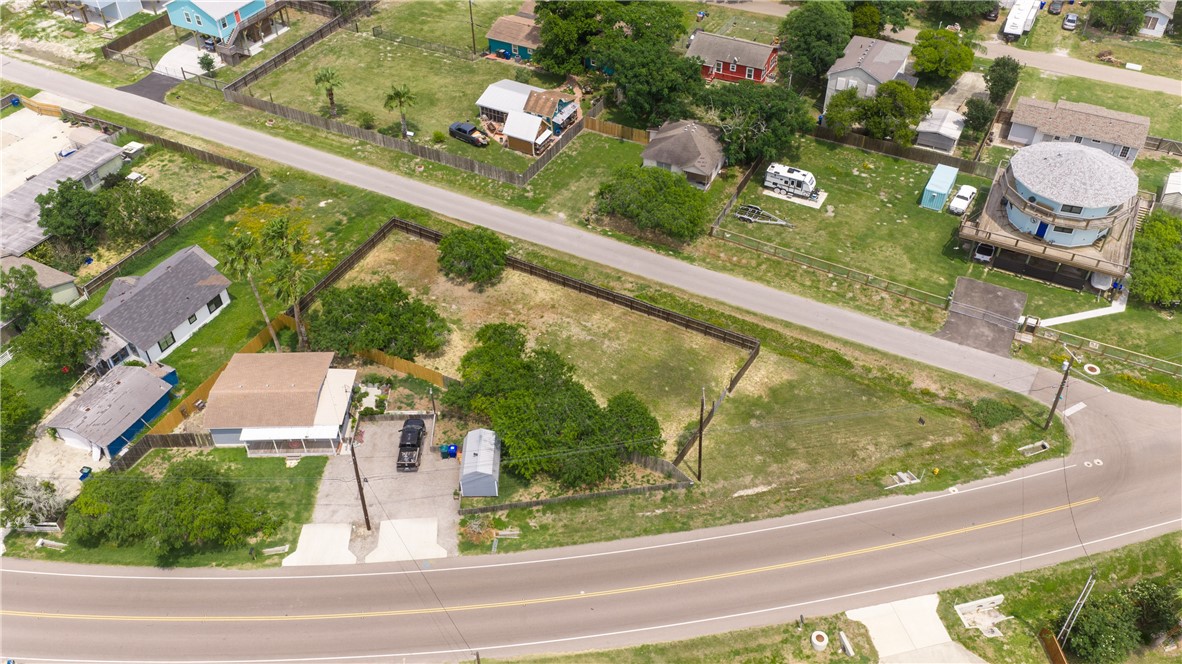 4122 & 4126 Summit Dr Property Photo 17