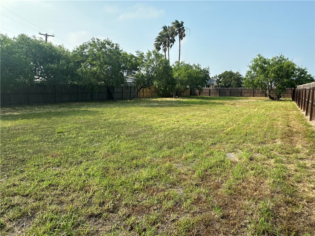 4122 & 4126 Summit Dr Property Photo 30