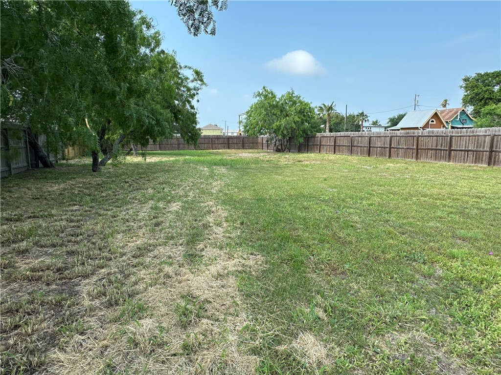 4122 & 4126 Summit Dr Property Photo 31