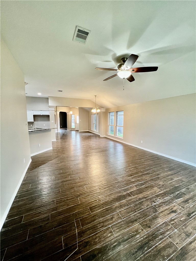 2417 Windblown Dr Property Photo 5