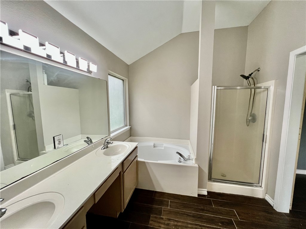 2417 Windblown Dr Property Photo 10