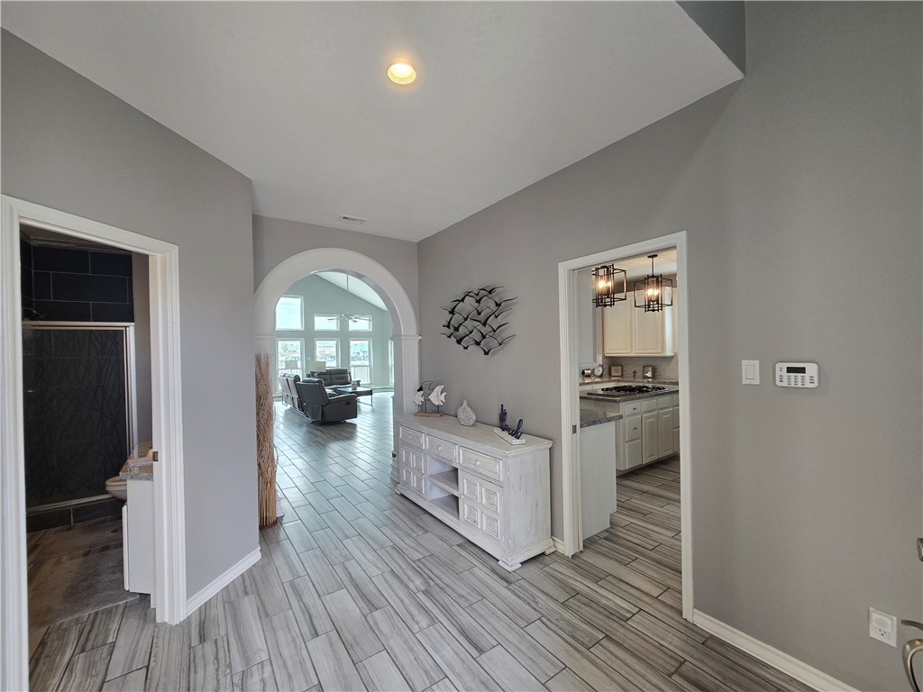 13921 Dasmarinas Dr Property Photo 3