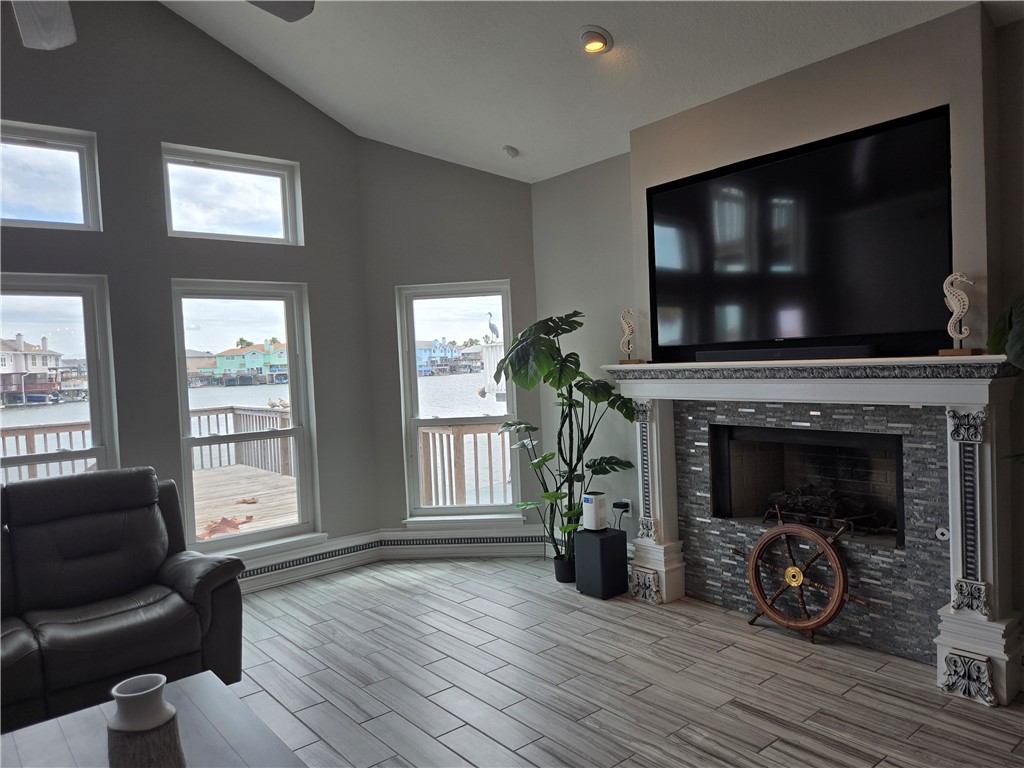 13921 Dasmarinas Dr Property Photo 10