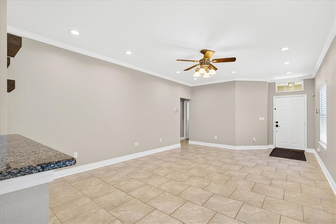 3005 Las Brisas St Property Photo 4