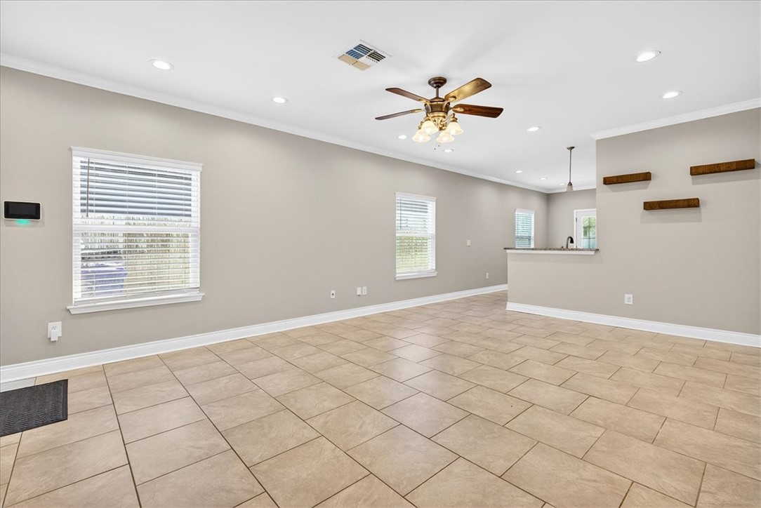 3005 Las Brisas St Property Photo 6