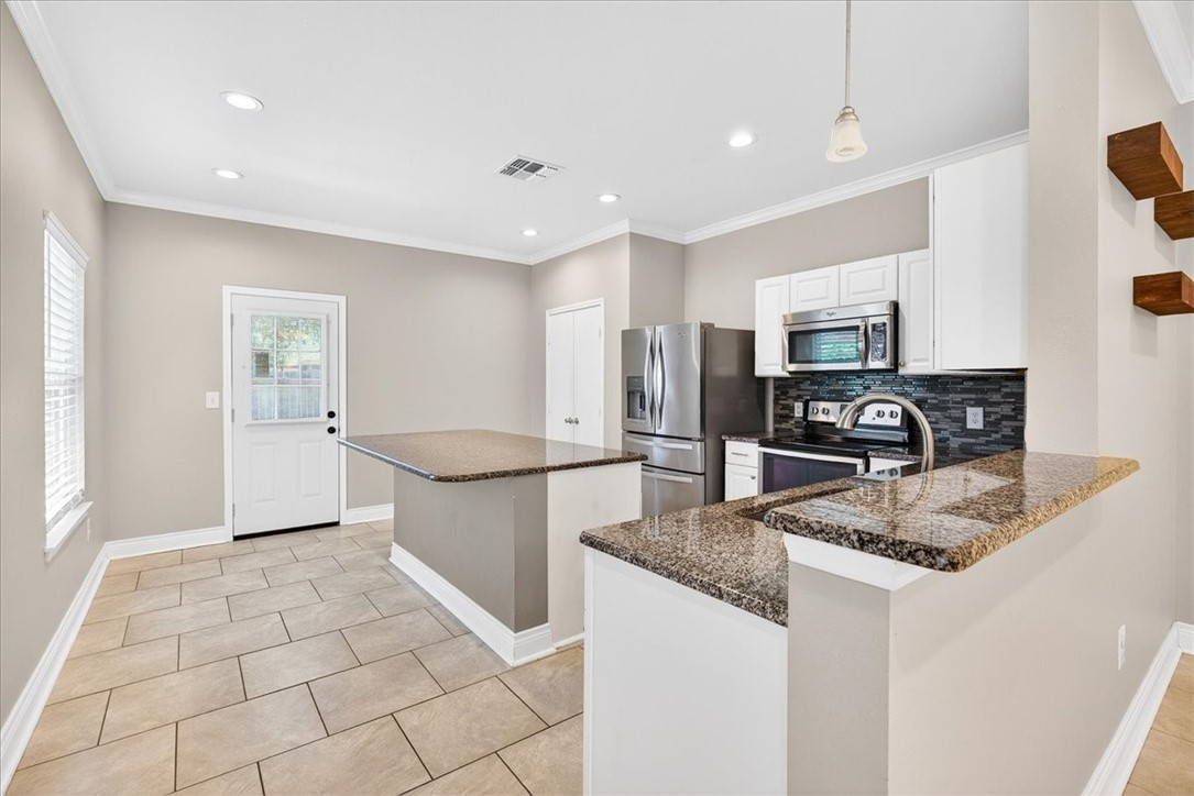 3005 Las Brisas St Property Photo 8