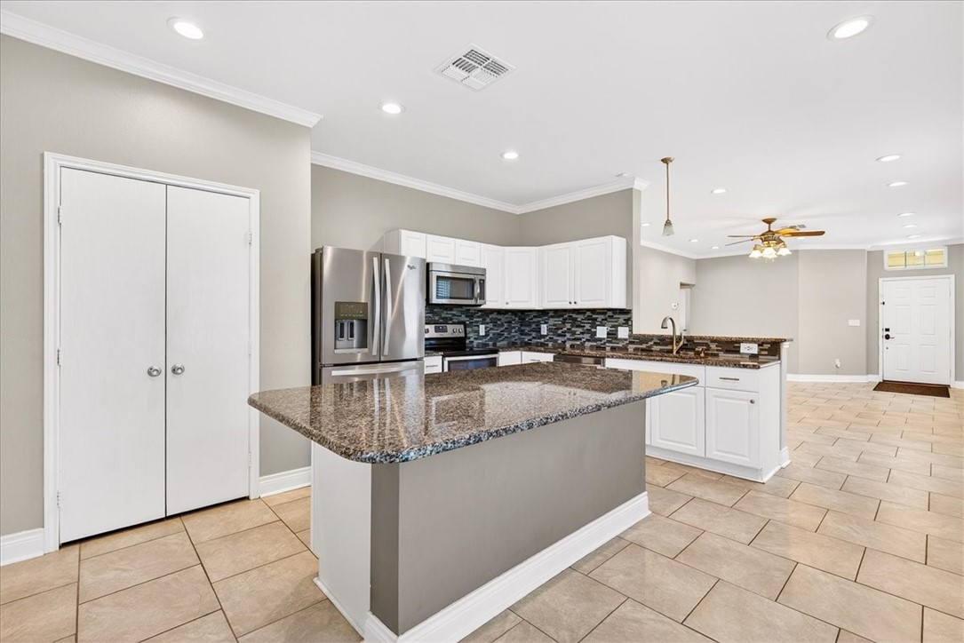 3005 Las Brisas St Property Photo 10