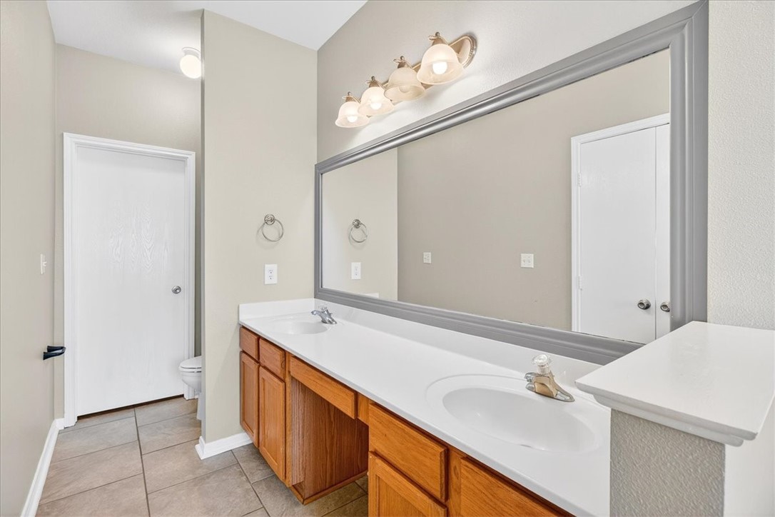 3005 Las Brisas St Property Photo 28