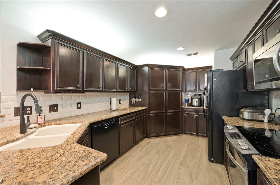 3234 Santa Cruz Dr Property Photo 5