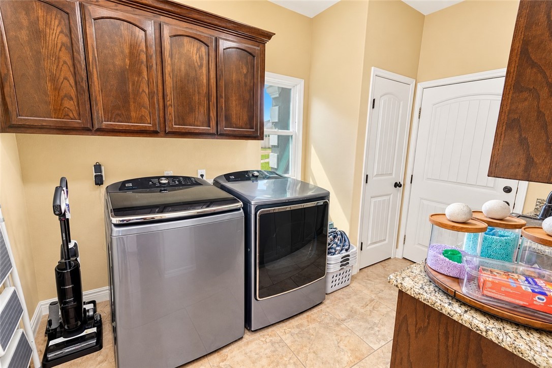 2602 Annie Rae Way Property Photo 14
