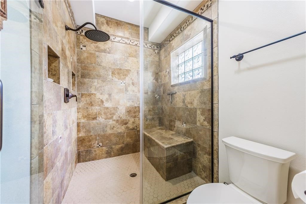 7013 Adcote Dr Property Photo 17