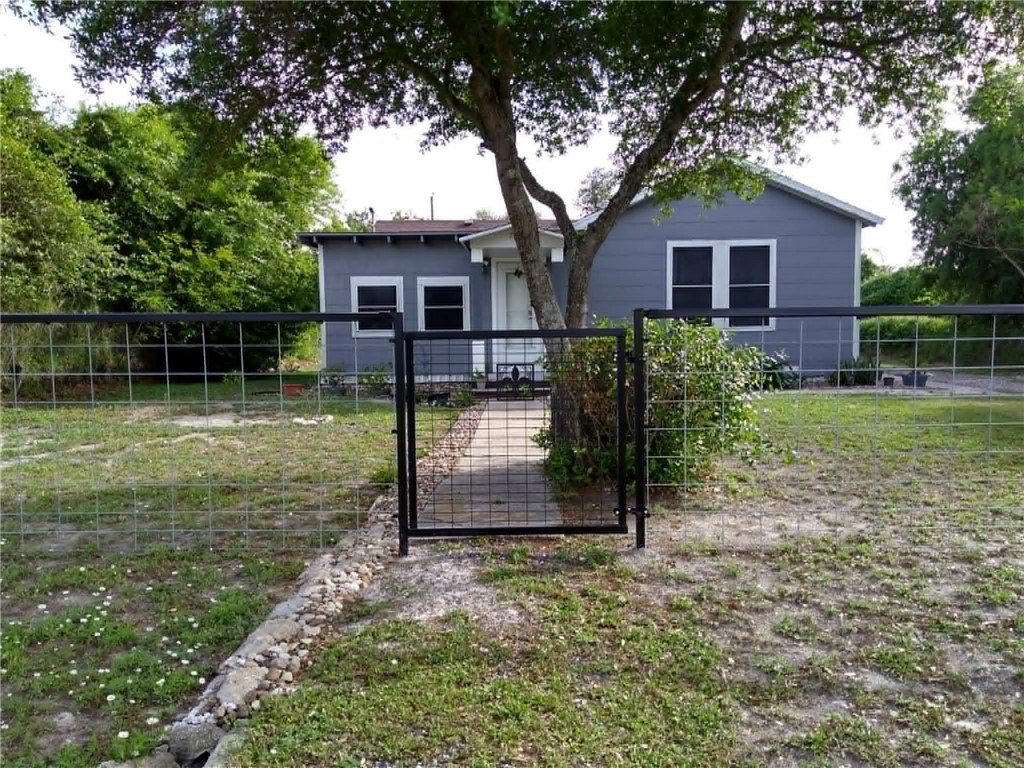721 Claride St Property Photo 1