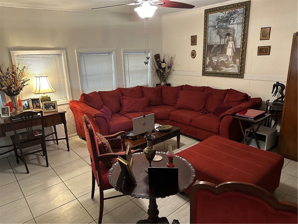 721 Claride St Property Photo 3
