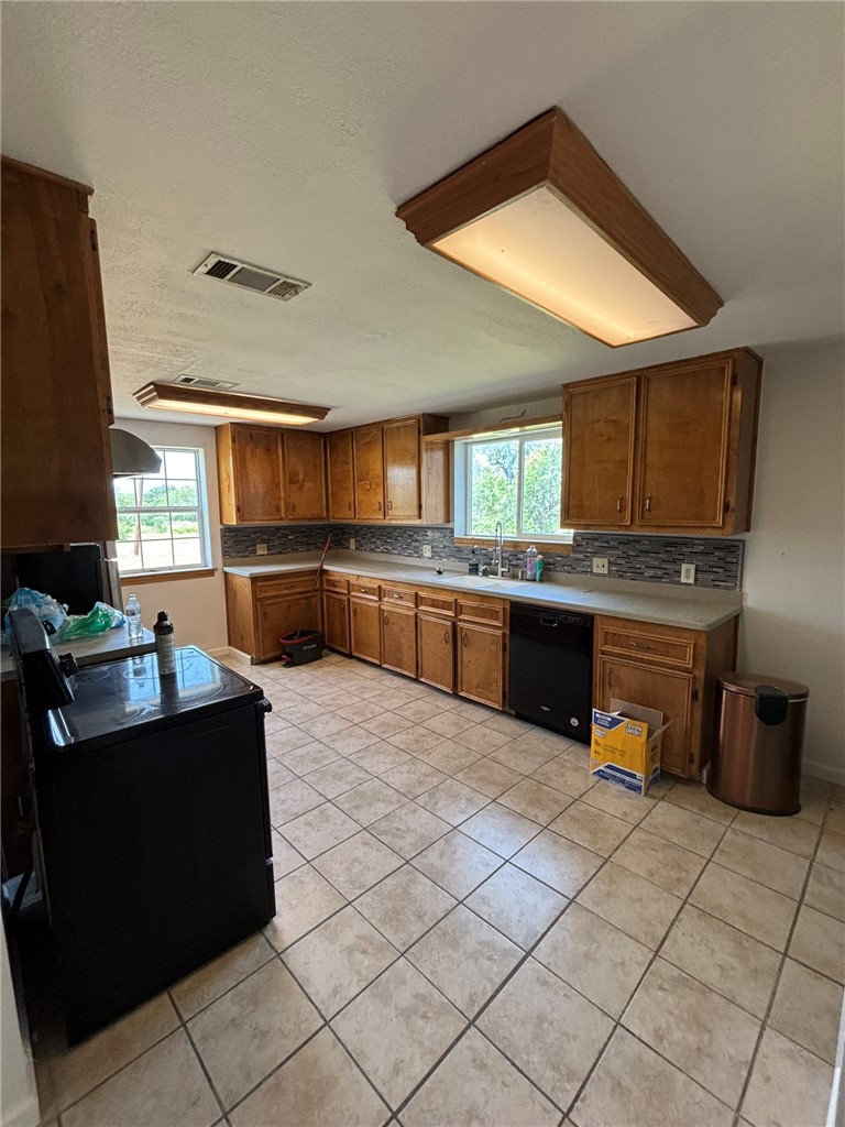5525 Paul Lane Property Photo 4
