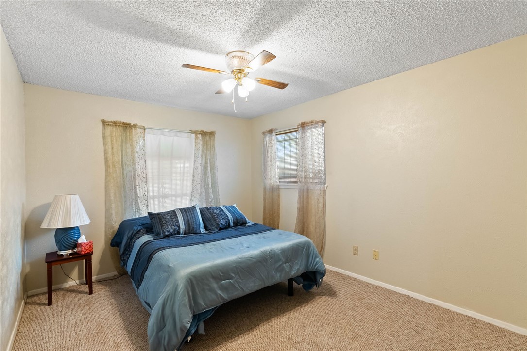 10702 Glenwood St Property Photo 19