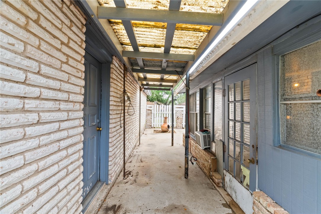 10702 Glenwood St Property Photo 22