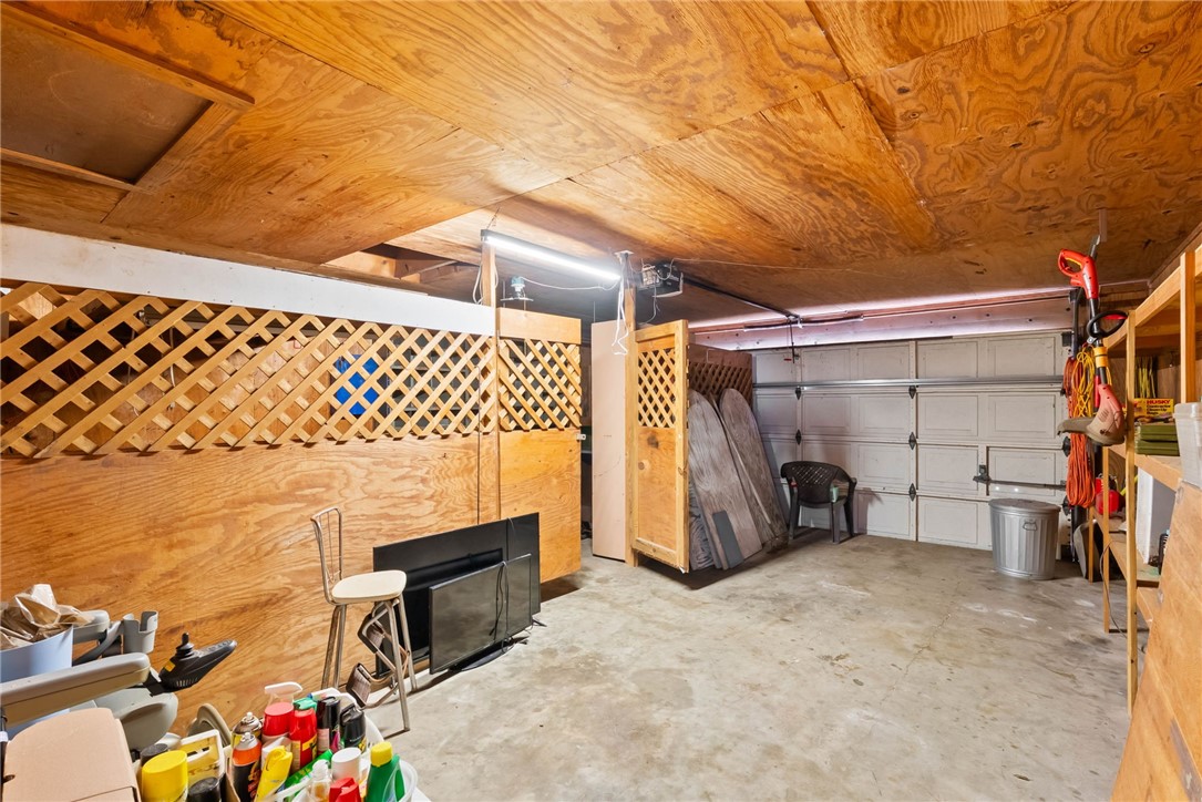 10702 Glenwood St Property Photo 23