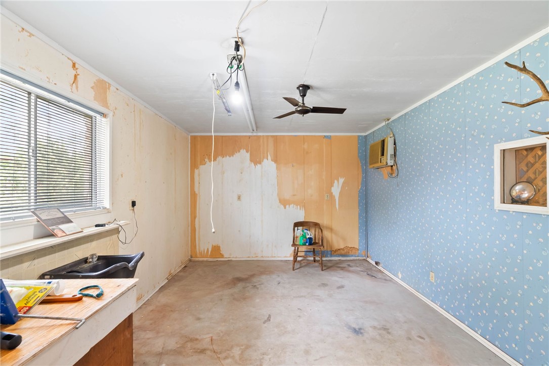10702 Glenwood St Property Photo 26