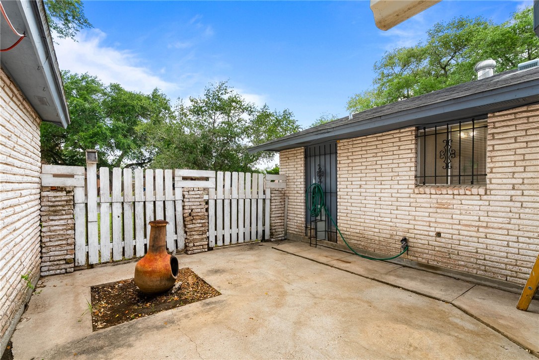 10702 Glenwood St Property Photo 28