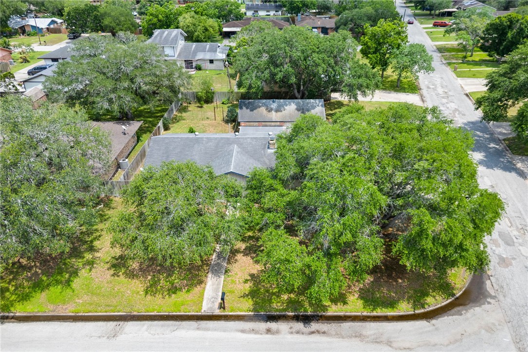 10702 Glenwood St Property Photo 31