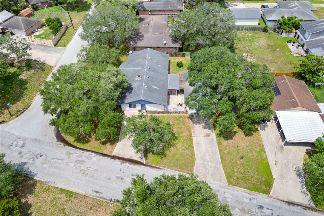10702 Glenwood St Property Photo 33
