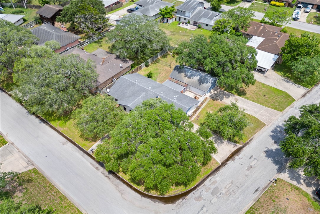 10702 Glenwood St Property Photo 34
