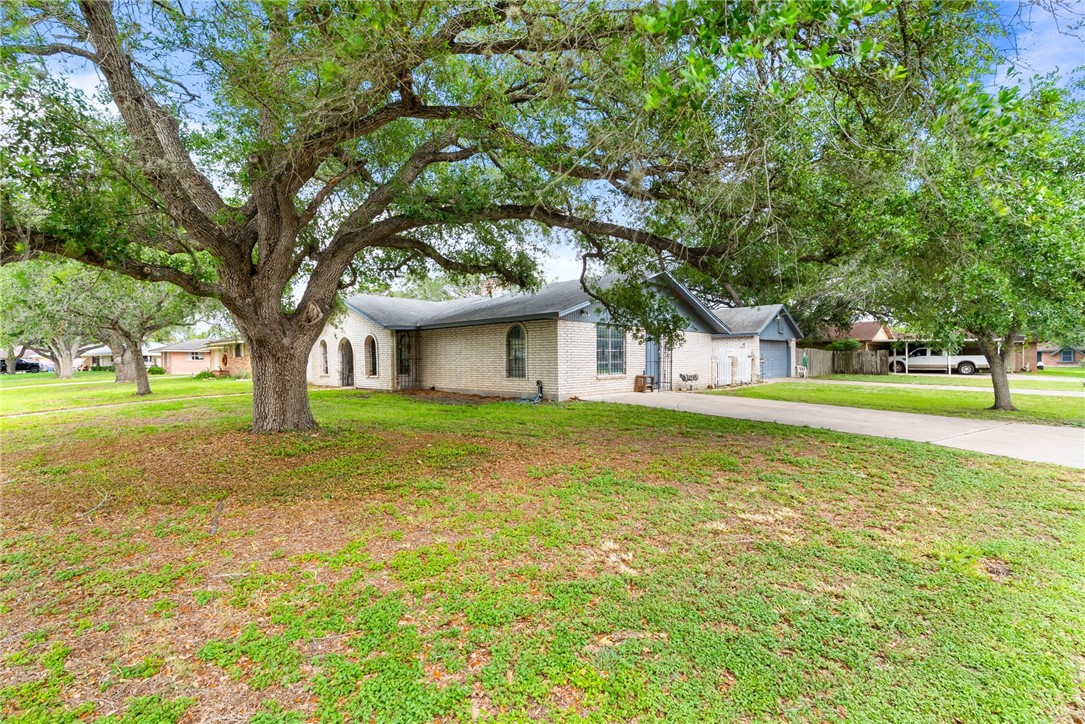 10702 Glenwood St Property Photo 38