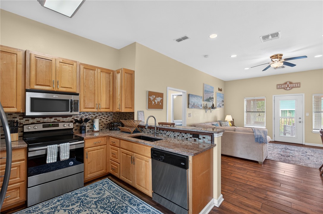 162 La Concha Blvd 39 Property Photo 9