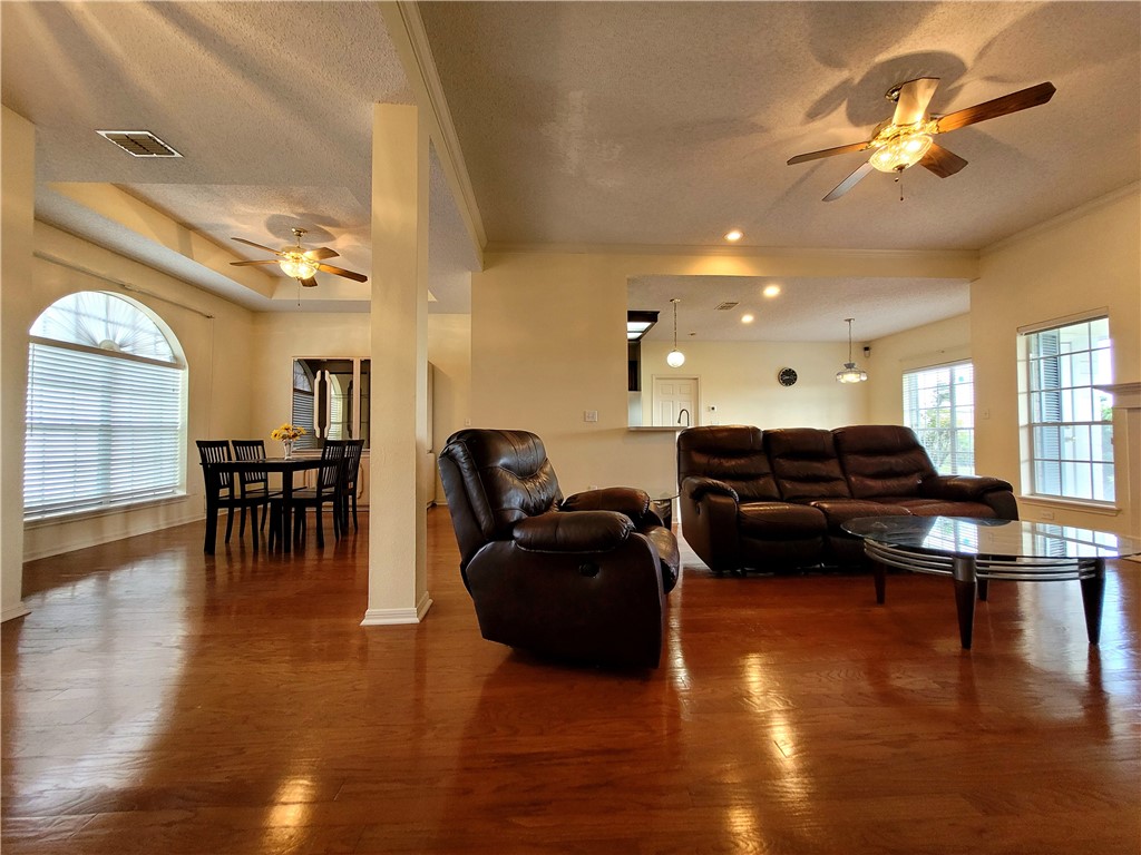 4914 Kerrville Dr Property Photo 4