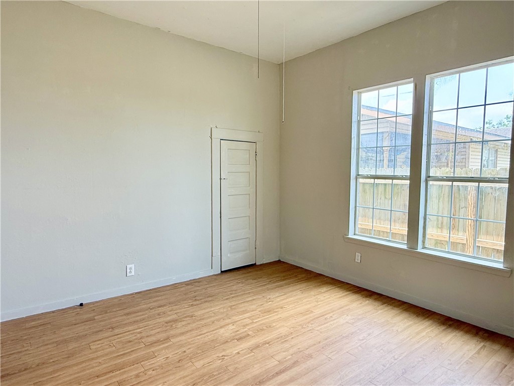4129 Barrera Dr Property Photo 8