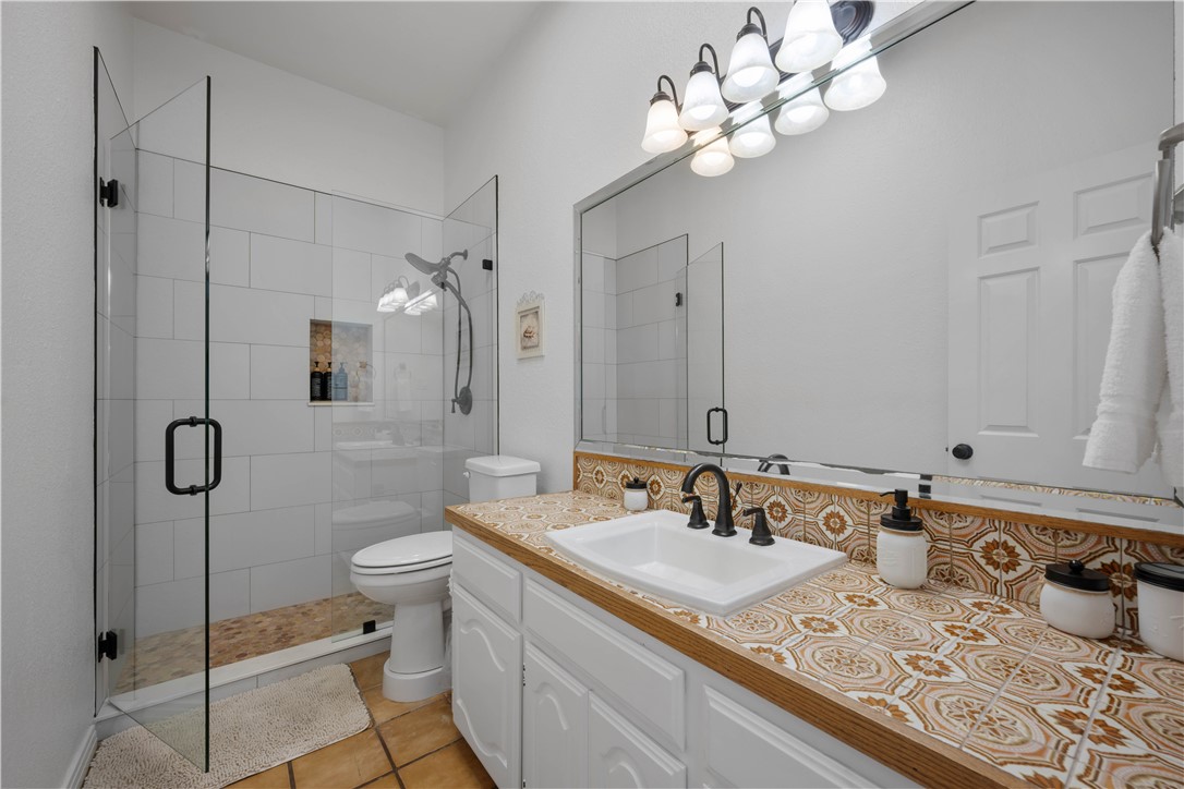214 Bayview Dr Property Photo 9