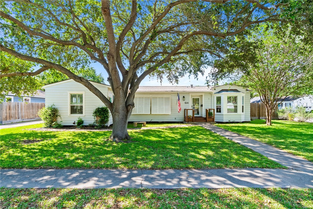 335 Laurel Dr