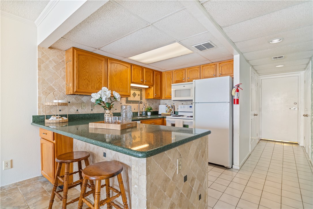 202 Reef Ave 506 Property Photo 5