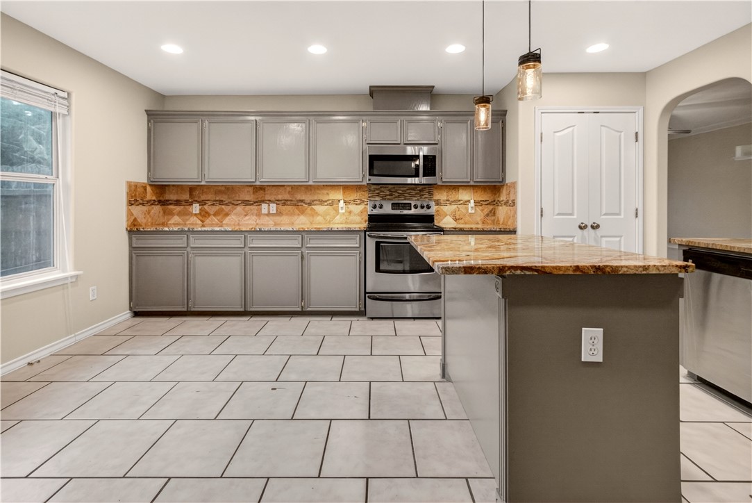 3125 Bourgogre Dr Property Photo 13