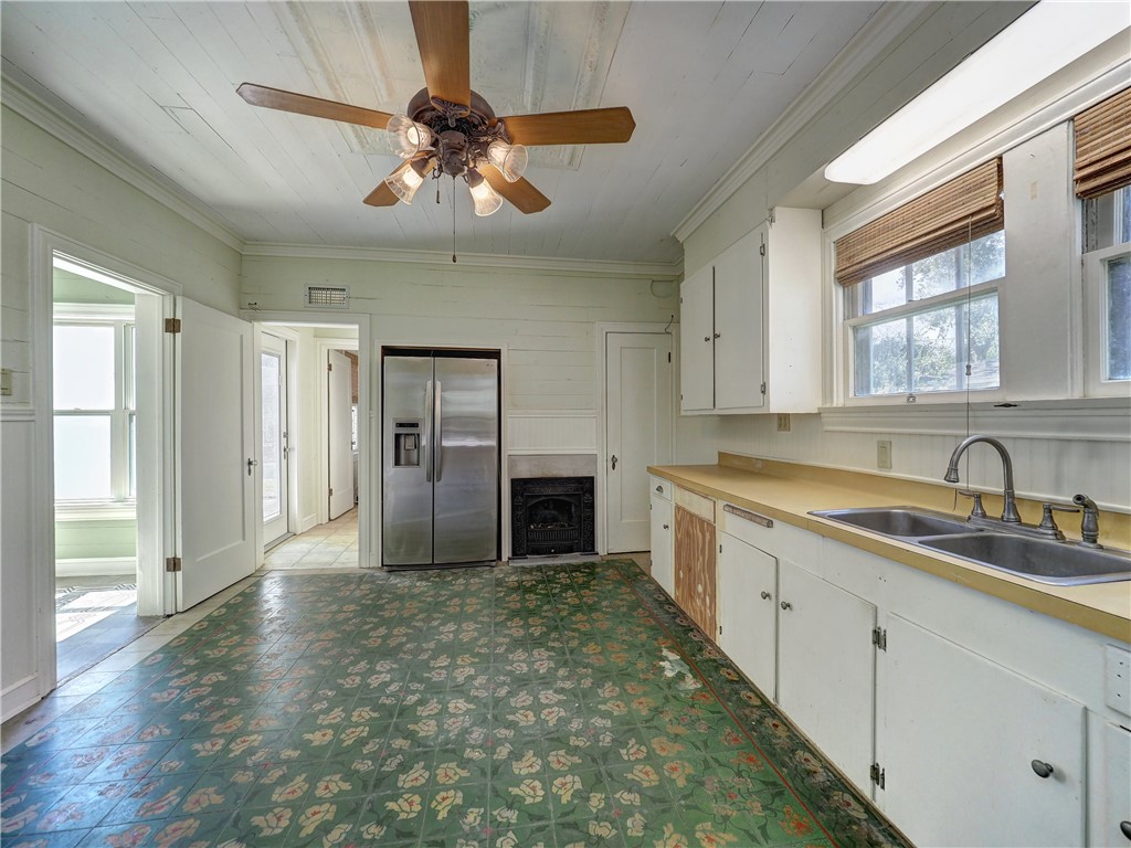201 Del Mar Blvd Property Photo 15