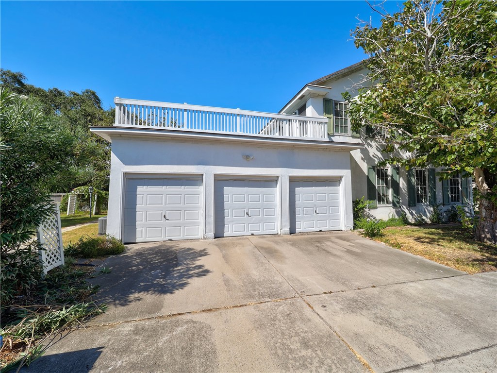 201 Del Mar Blvd Property Photo 42