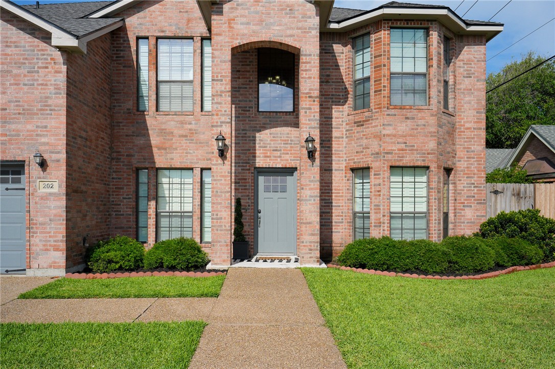 202 Augusta Dr Property Photo 2