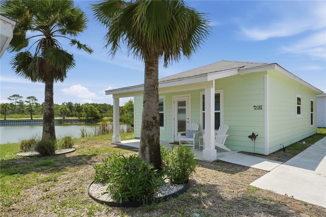 192 Oasis Cir Property Photo 1