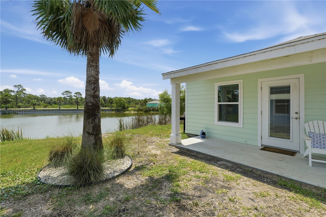 192 Oasis Cir Property Photo 4