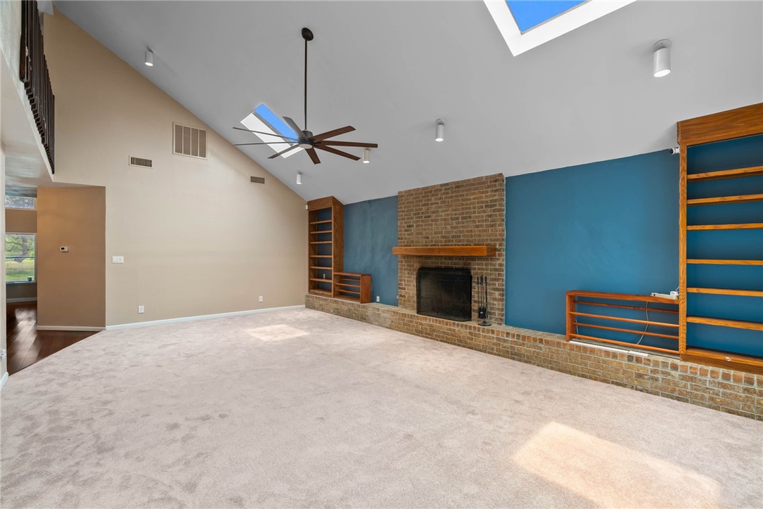 354 Claremore St Property Photo 9