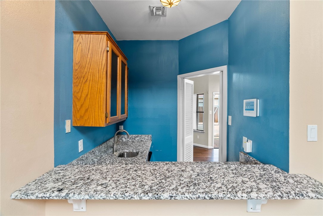 354 Claremore St Property Photo 11