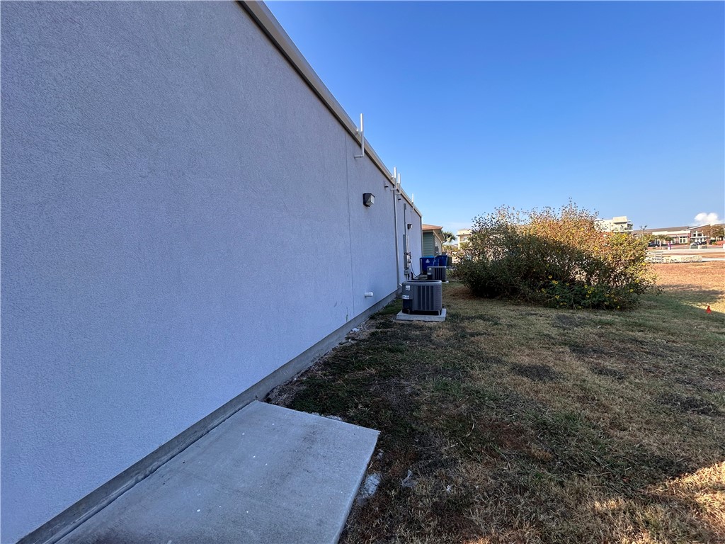 205 Cedar Dr B Property Photo 13