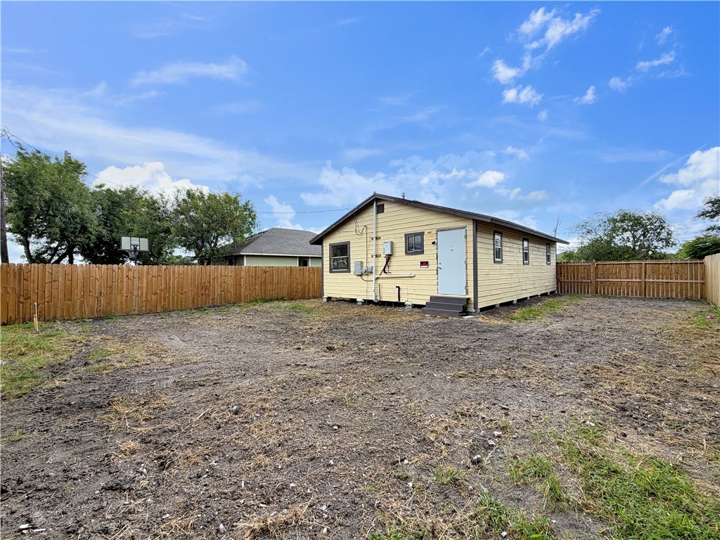 705 Seminole St Property Photo 8