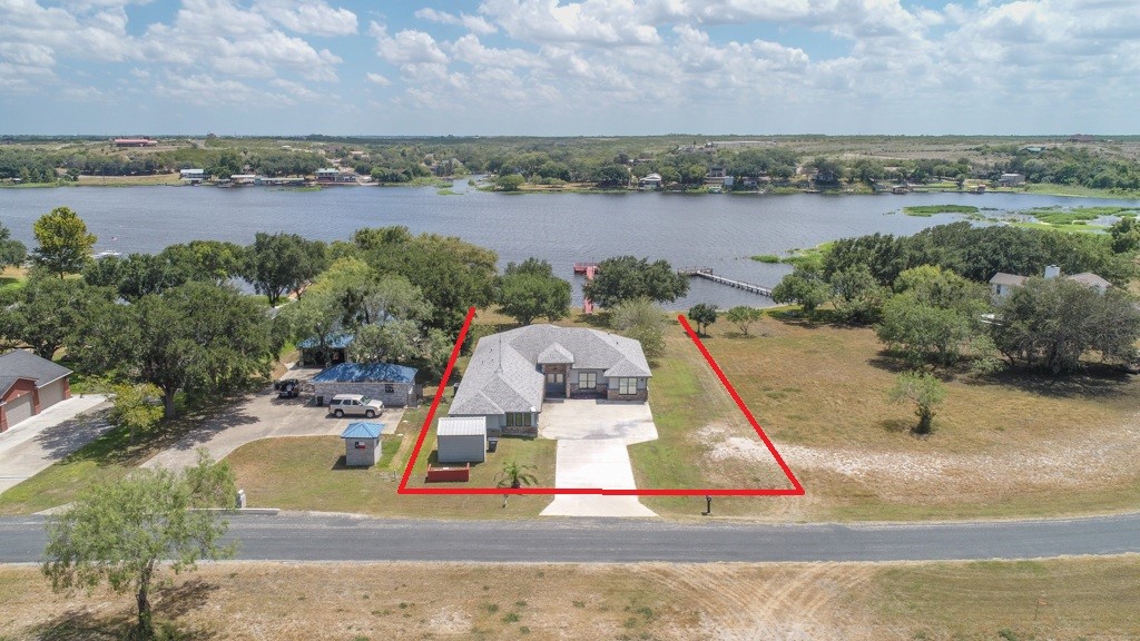 313 Lakeshore Dr Property Photo 1