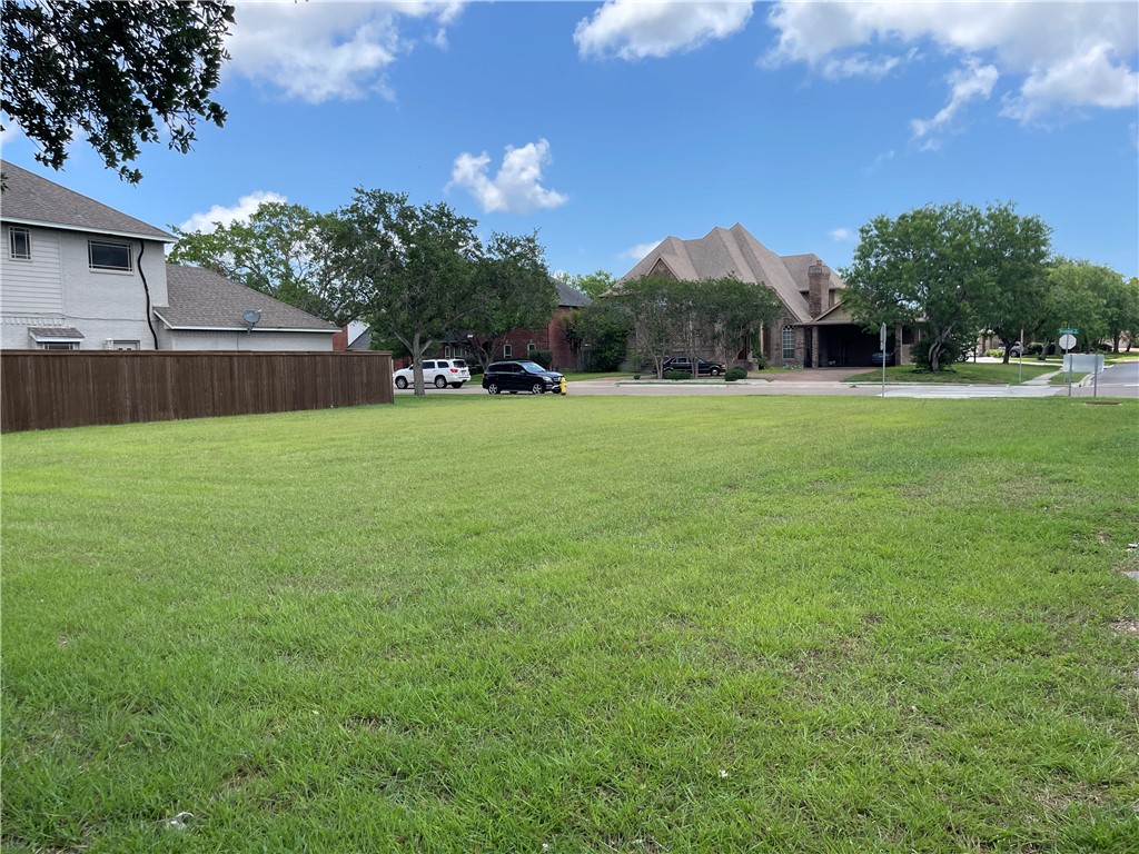 6249 Strasbourg Dr Property Photo 3