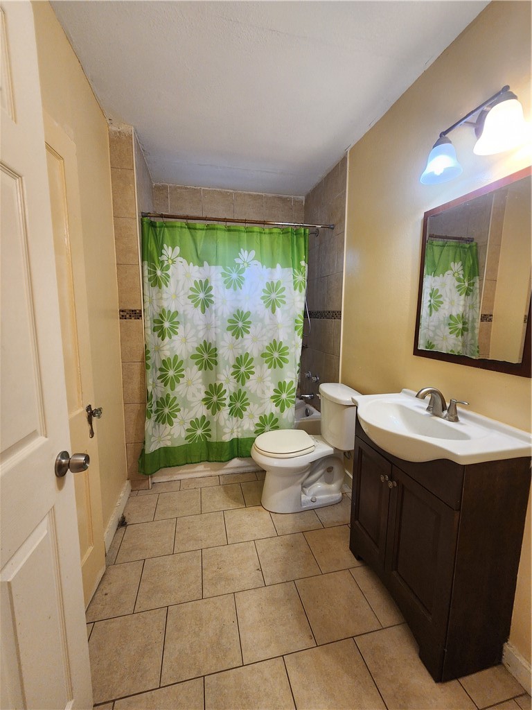 3169 Huisache St Property Photo 4