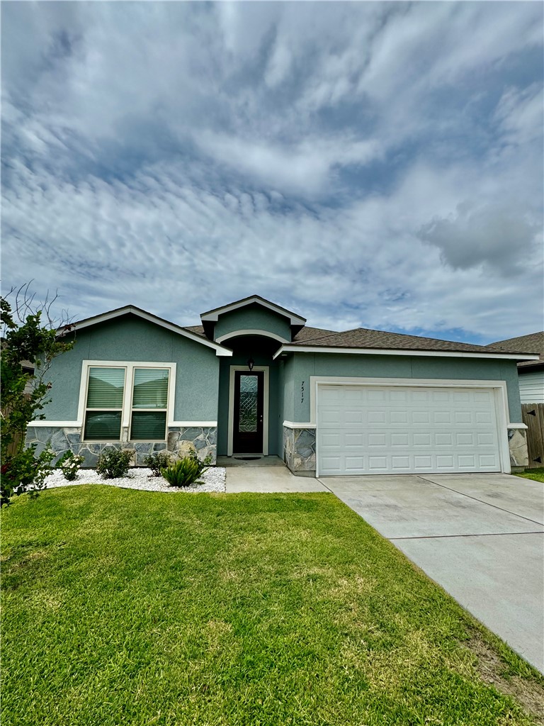 7517 Sable Creek Dr Property Photo 2